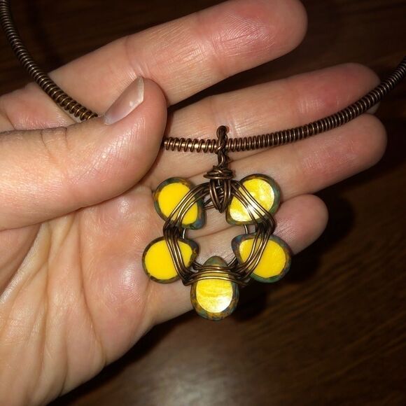 NEW Handmade Copper Yellow Flower Necklace Set - Picture 3 of 5